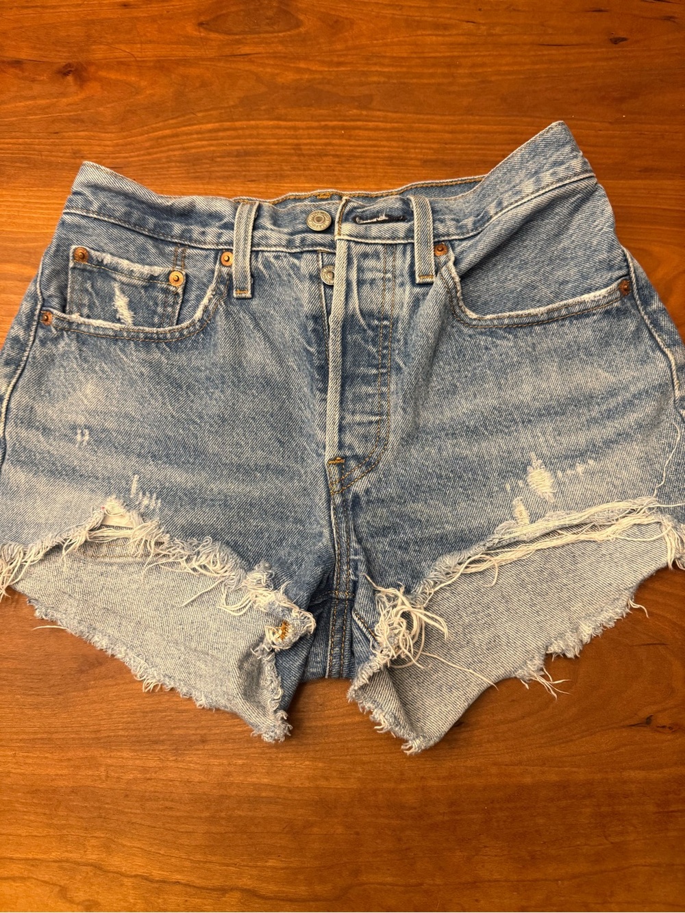 LEVI’S 501 women’s Original high rise button fly Jean Shorts size 26 EUC